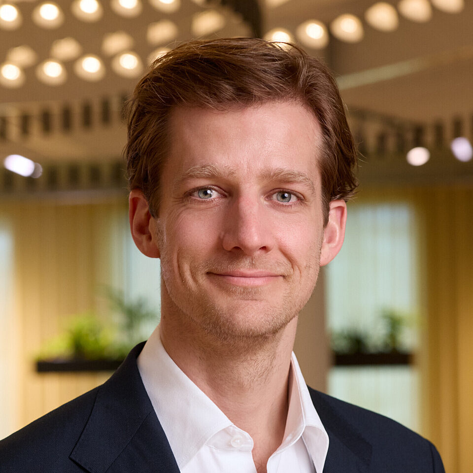 MEDIUM 260126 Phenster De Brauw counsel 0057 crop